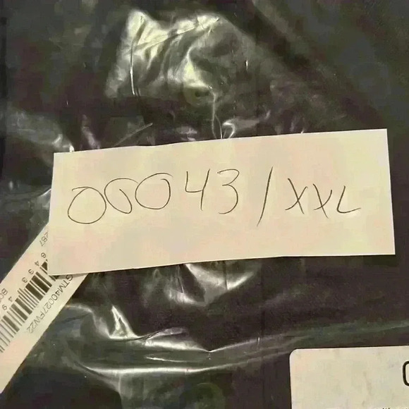 Goodthreads Men's Slim-Fit Long-Sleeve Stretch Oxford - Picture 3 of 3